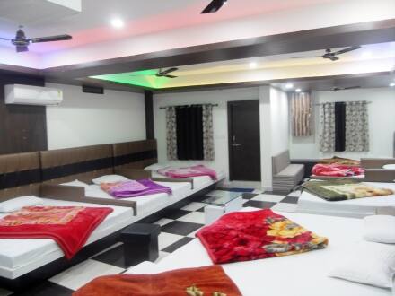 Hotel Dwarkadhish Palace Bakshi Bazar, Ujjain 5